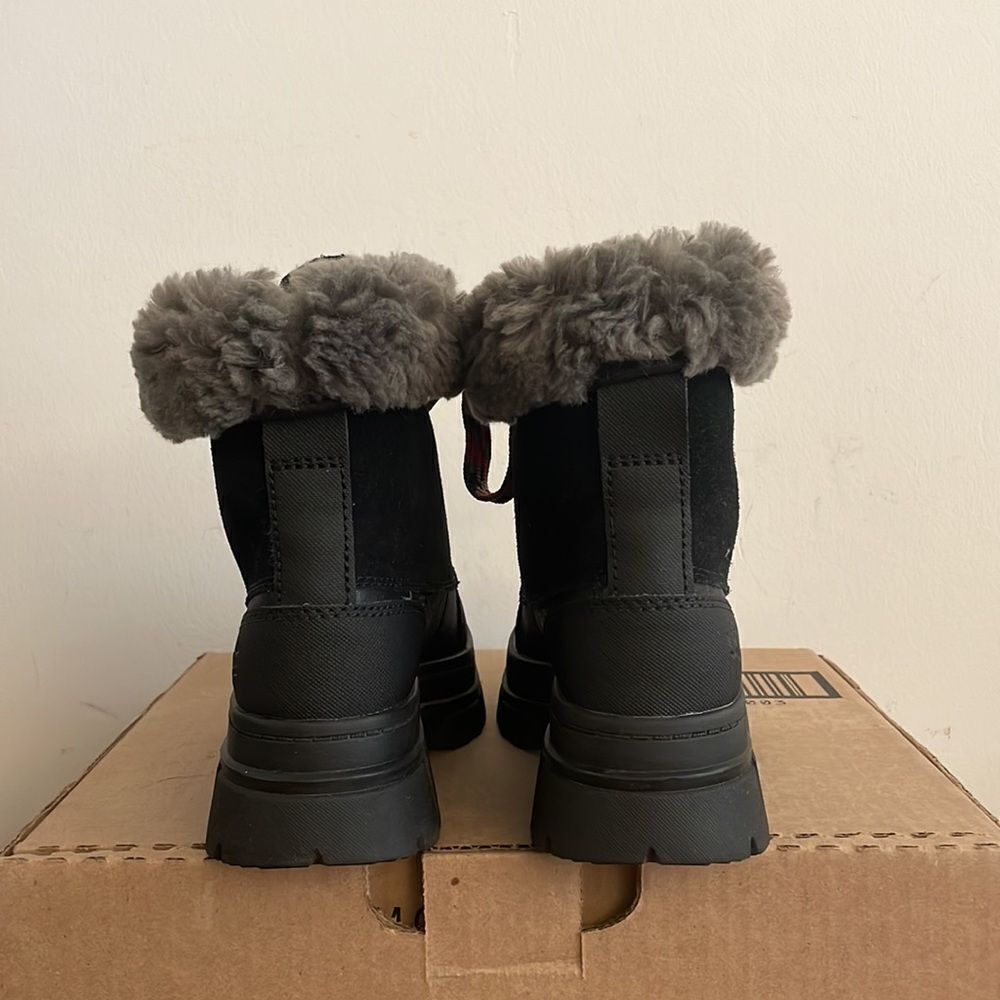 UGG Ashton Addie Boots Black USA Women Size 6/UK 4/EU 37 - Picture 8 of 10